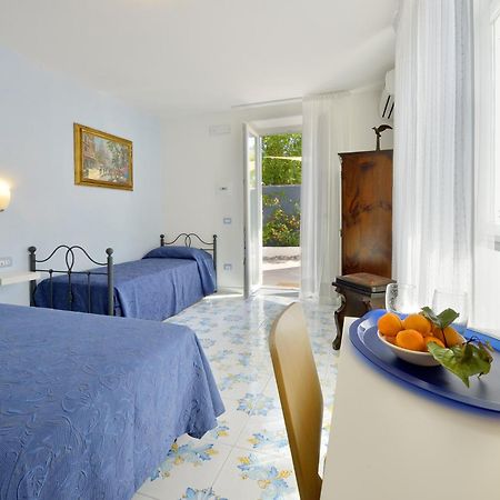 Bnb Le Isole Bed & Breakfast Forio  Room photo